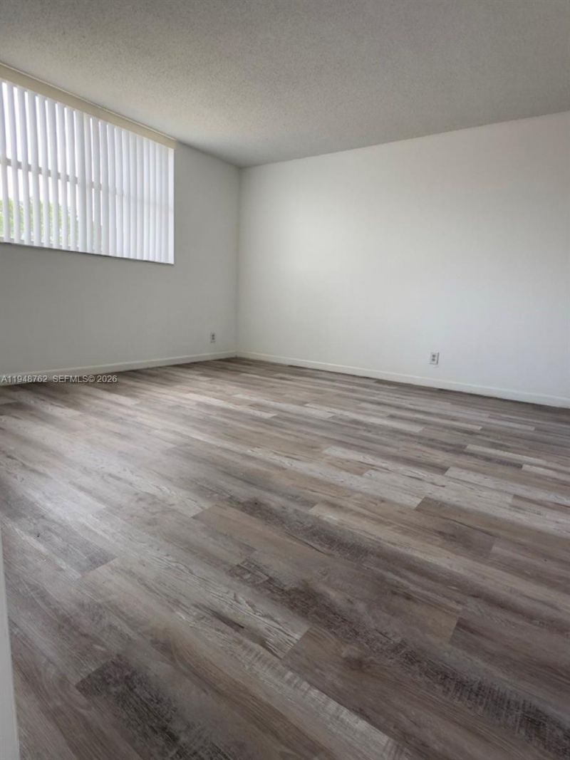 500 Executive Center Dr , Unit 2N, West Palm Beach, FL 33401 Photo