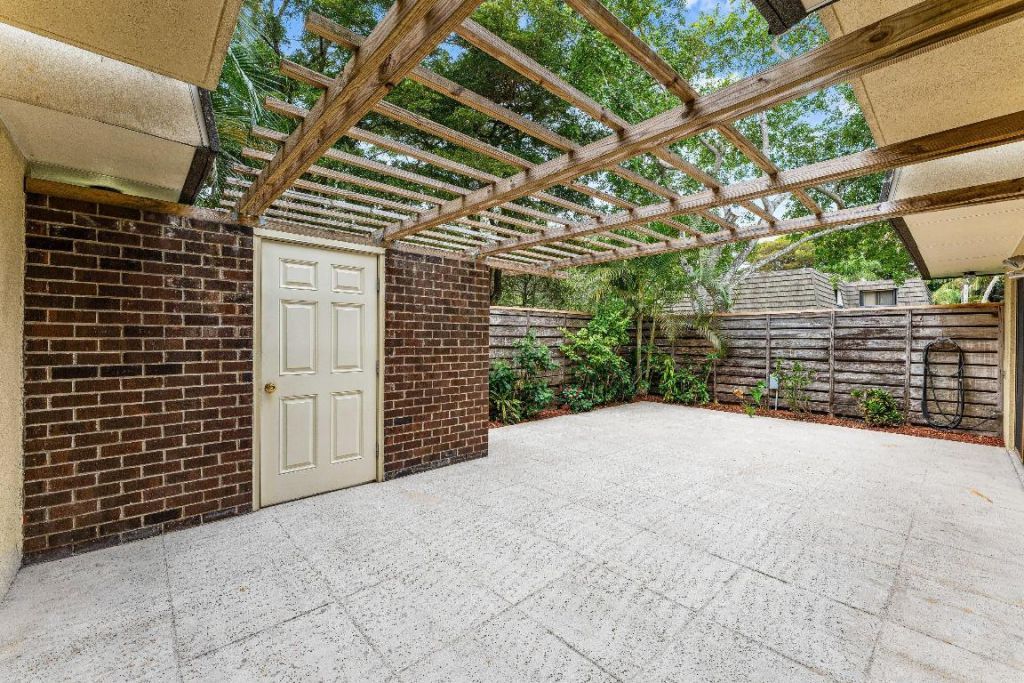 108 1st Terrace, Palm Beach Gardens, FL 33418 Photo