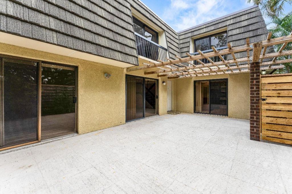 108 1st Terrace, Palm Beach Gardens, FL 33418 Photo