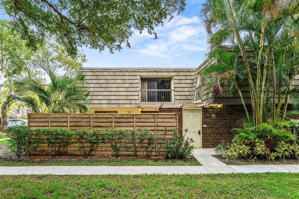 108 1st Terrace, Palm Beach Gardens, FL 33418 Photo