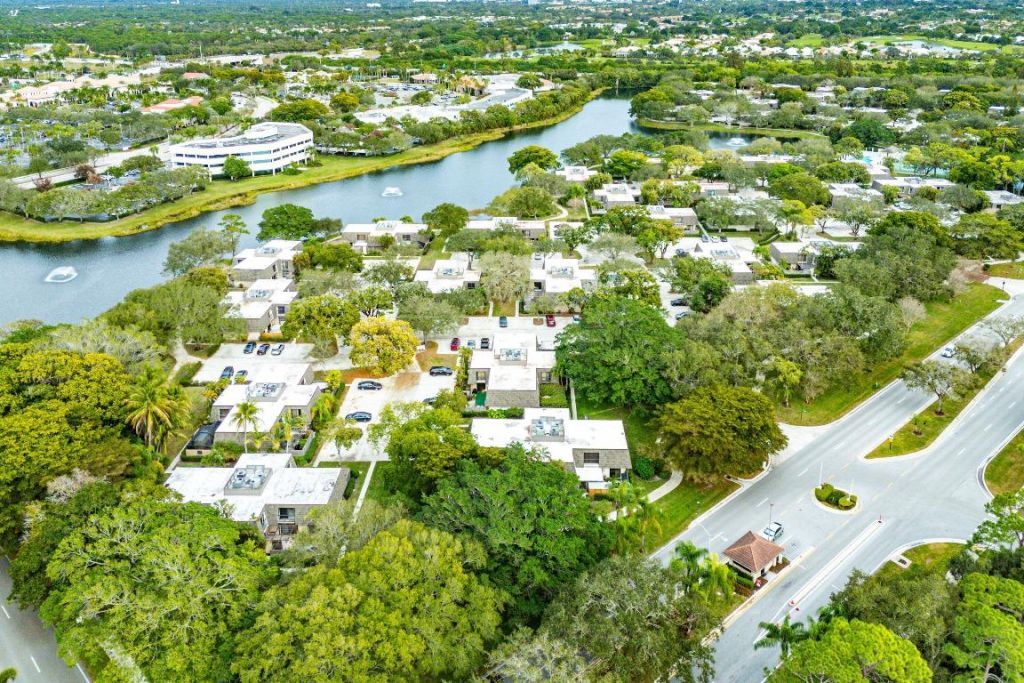 108 1st Terrace, Palm Beach Gardens, FL 33418 Photo