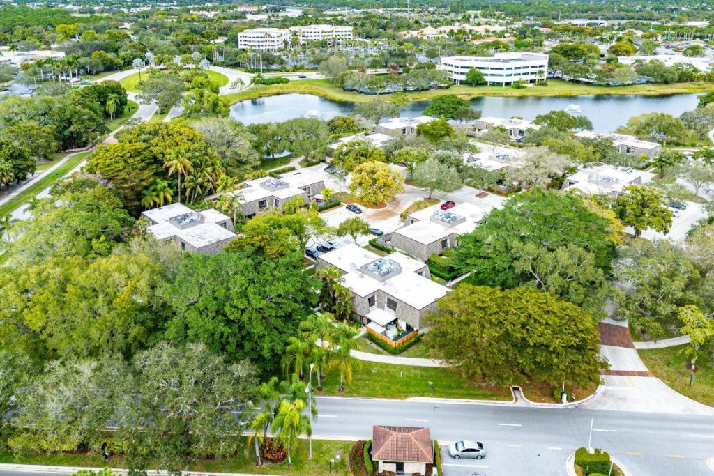 108 1st Terrace, Palm Beach Gardens, FL 33418 Photo