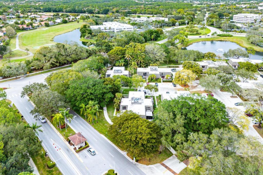 108 1st Terrace, Palm Beach Gardens, FL 33418 Photo