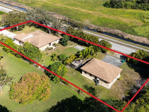 13602 SW 24th Street, Davie, FL 33325