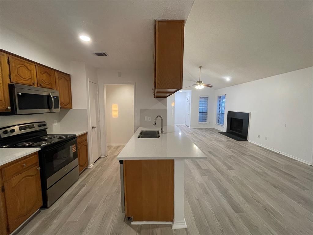 2424 Sherry Street, Arlington, TX 76014 Main Photo