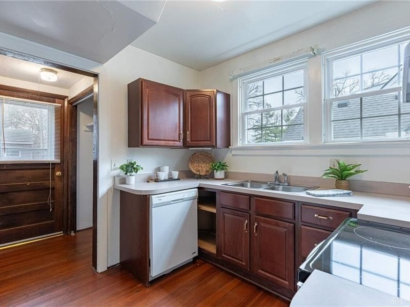 560 Irving Avenue, Oakwood, OH 45409 Photo 10