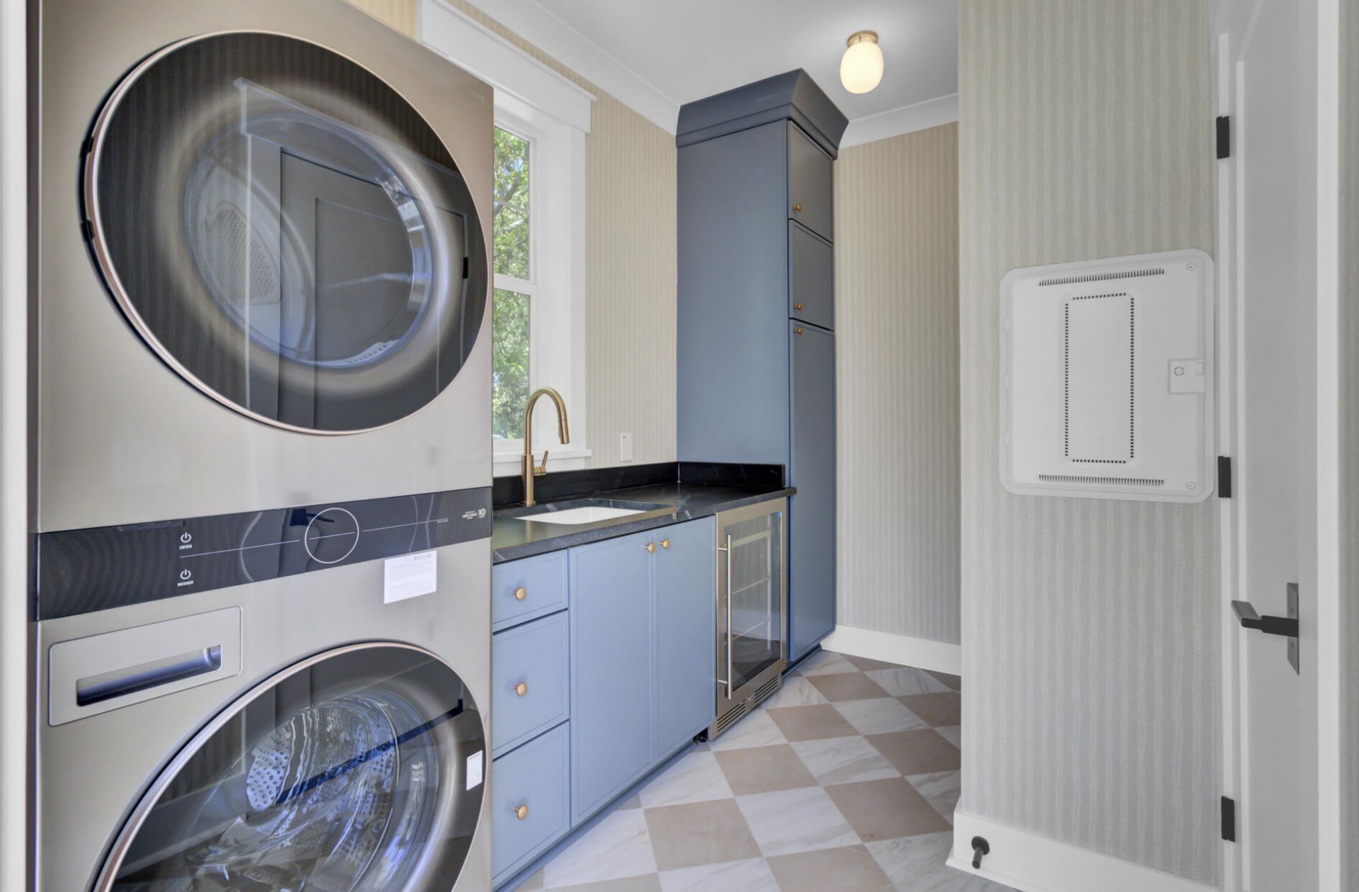 127 Rose Lane Photo 10