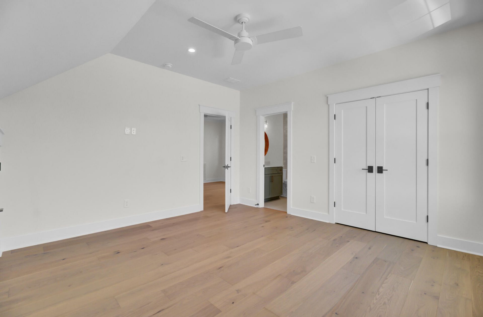 127 Rose Lane Photo 17