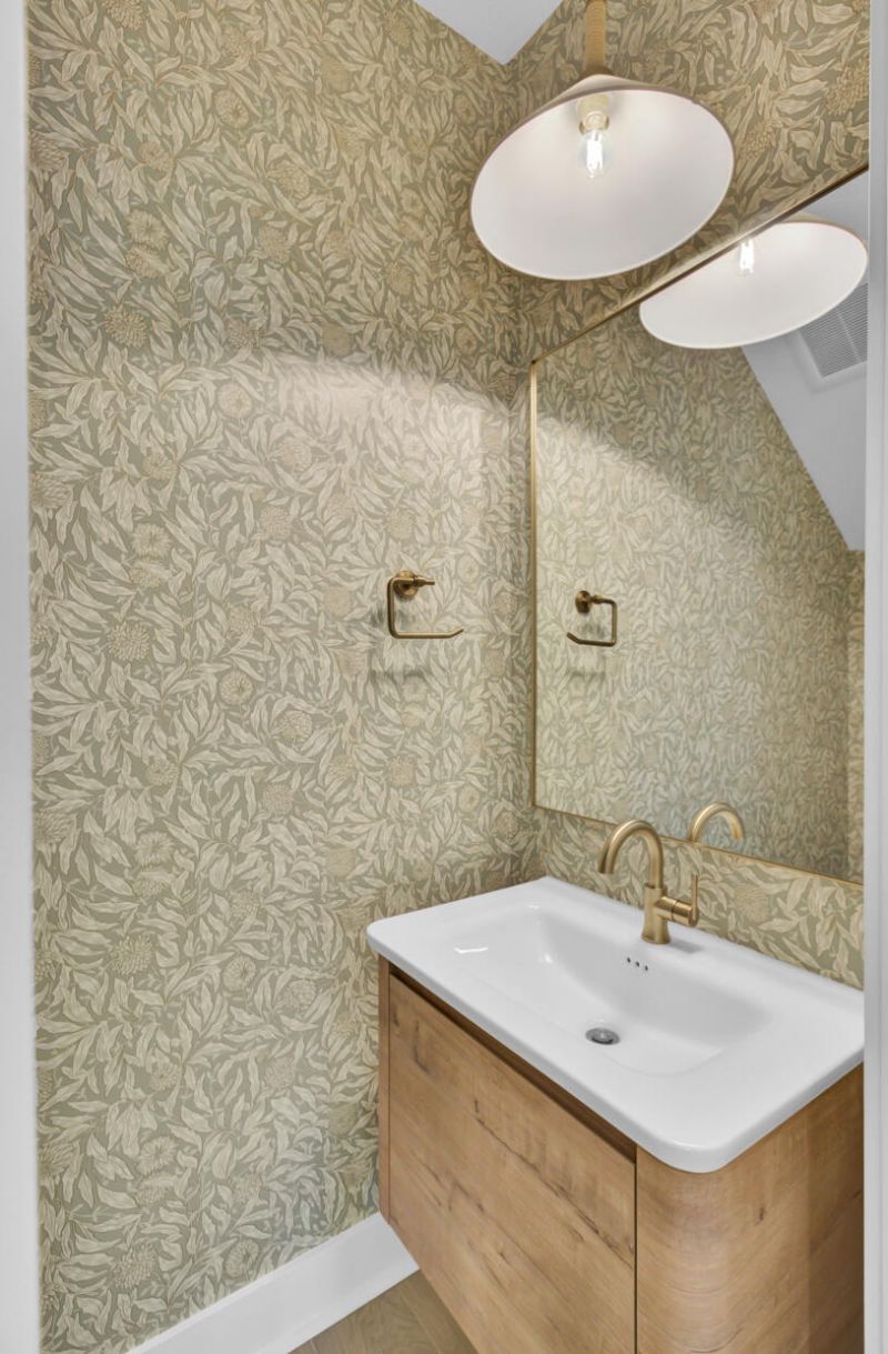 127 Rose Lane Photo 9