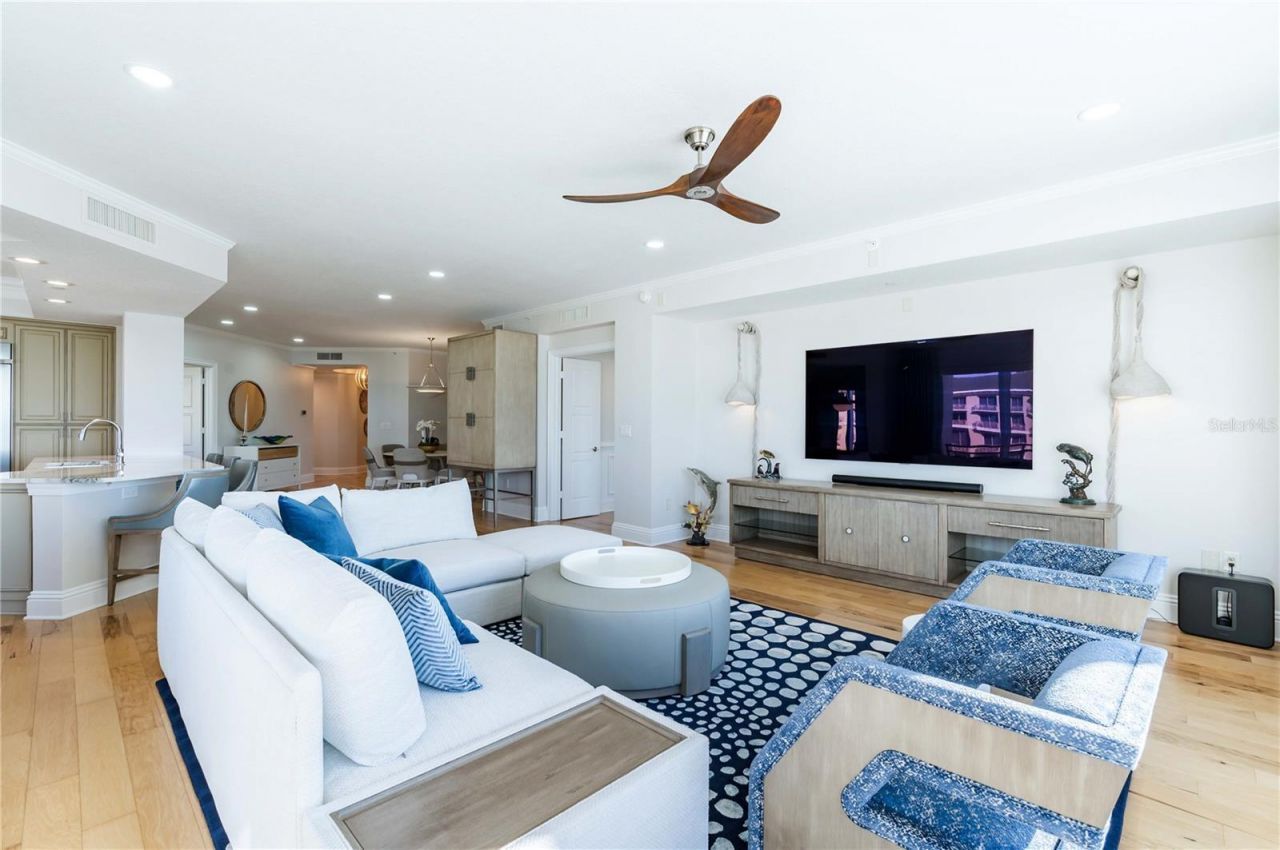 11 Baymont Street, Unit 702, Clearwater Beach, FL 33767 Photo