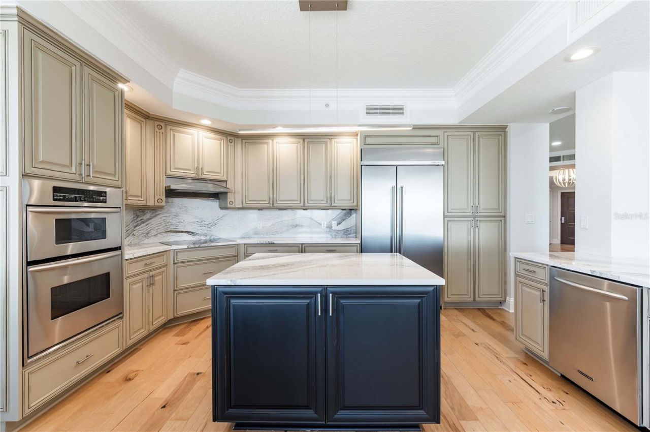 11 Baymont Street, Unit 702, Clearwater Beach, FL 33767 Photo