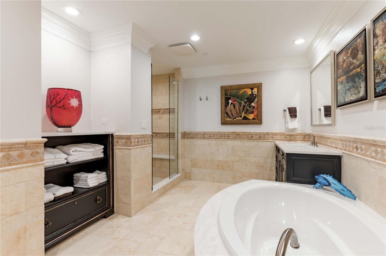 11 Baymont Street, Unit 702, Clearwater Beach, FL 33767 Photo