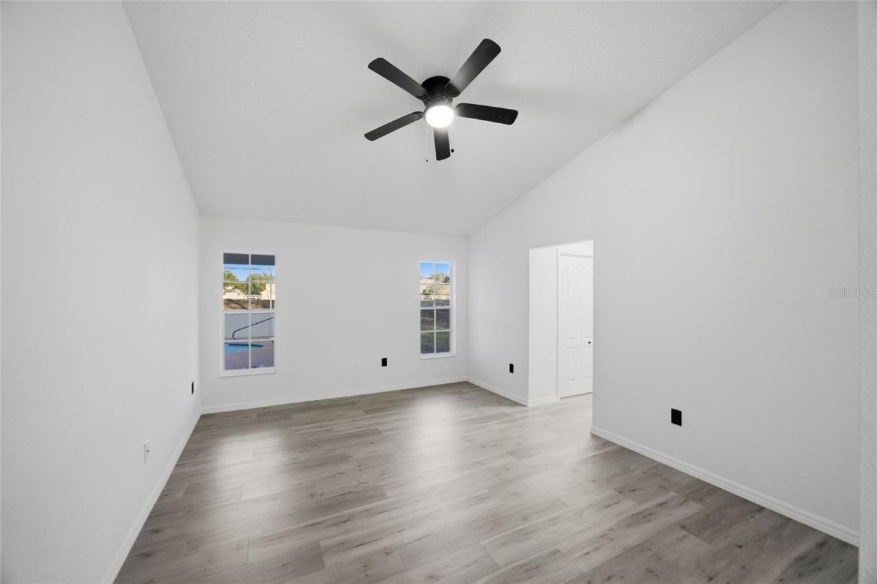 6302 Silver Oaks Drive, Zephyrhills, FL 33542 Photo