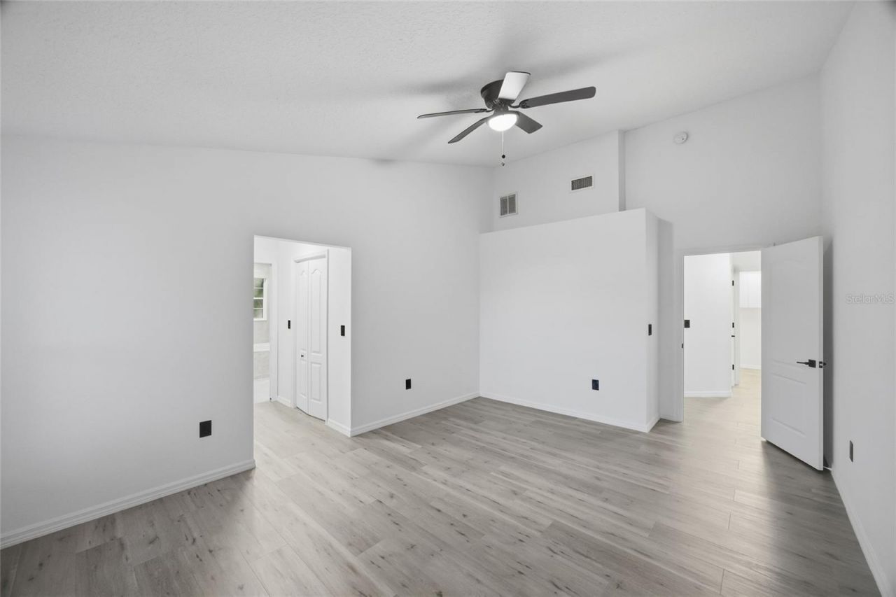 6302 Silver Oaks Drive, Zephyrhills, FL 33542 Photo