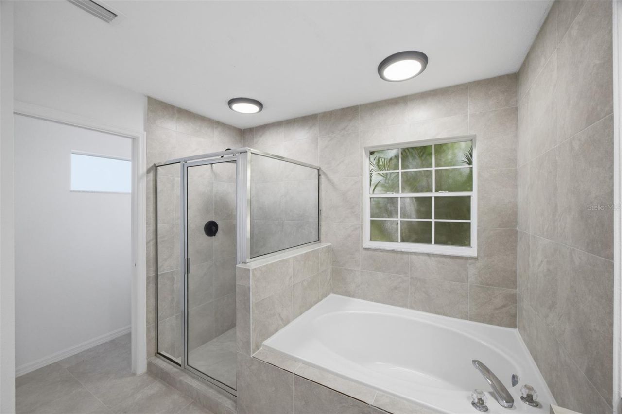 6302 Silver Oaks Drive, Zephyrhills, FL 33542 Photo