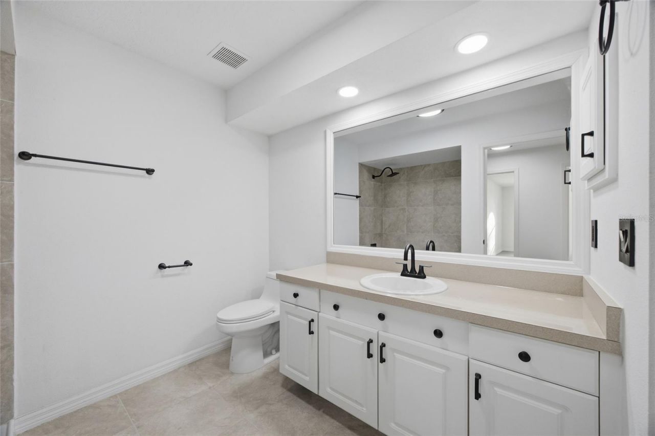 6302 Silver Oaks Drive, Zephyrhills, FL 33542 Photo