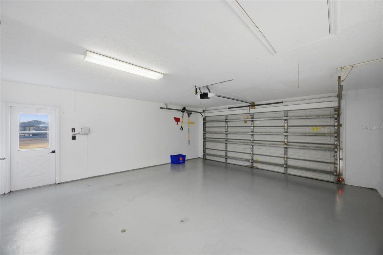 6302 Silver Oaks Drive, Zephyrhills, FL 33542 Photo