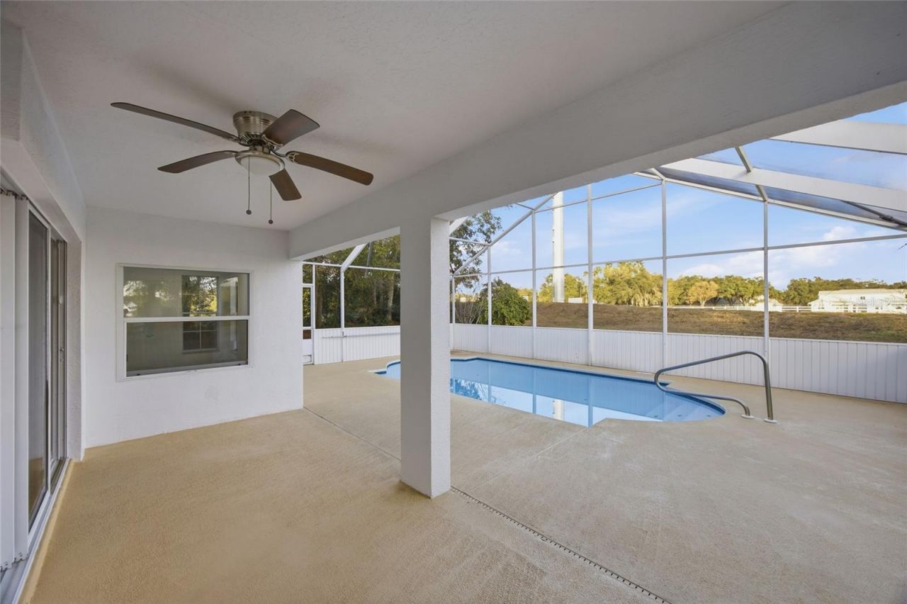 6302 Silver Oaks Drive, Zephyrhills, FL 33542 Photo