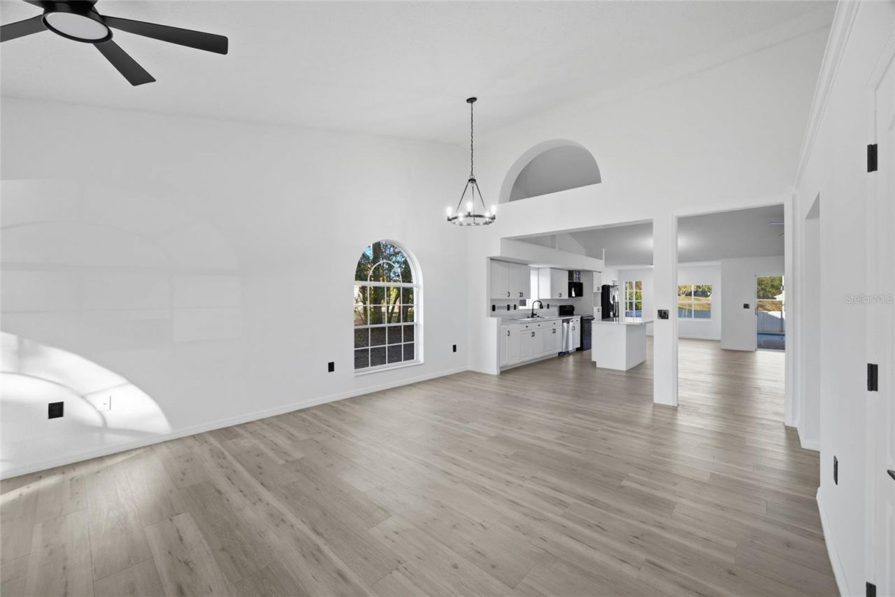 6302 Silver Oaks Drive, Zephyrhills, FL 33542 Photo