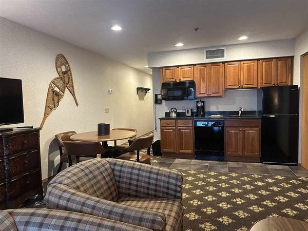 5620 Highlands Drive,, Unit 59, Harbor Springs, MI 49740