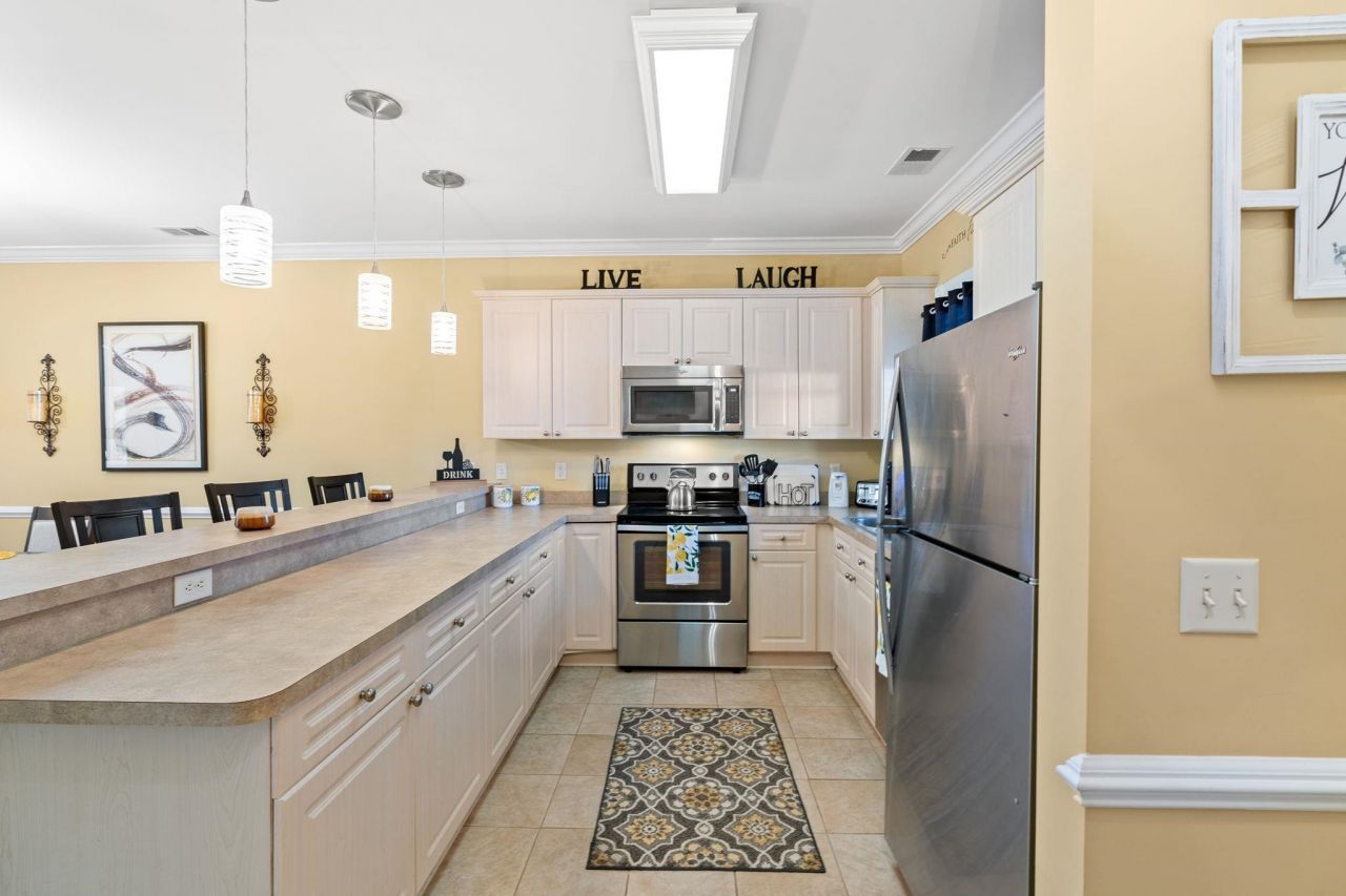 4895 Luster Leaf Circle Photo 10