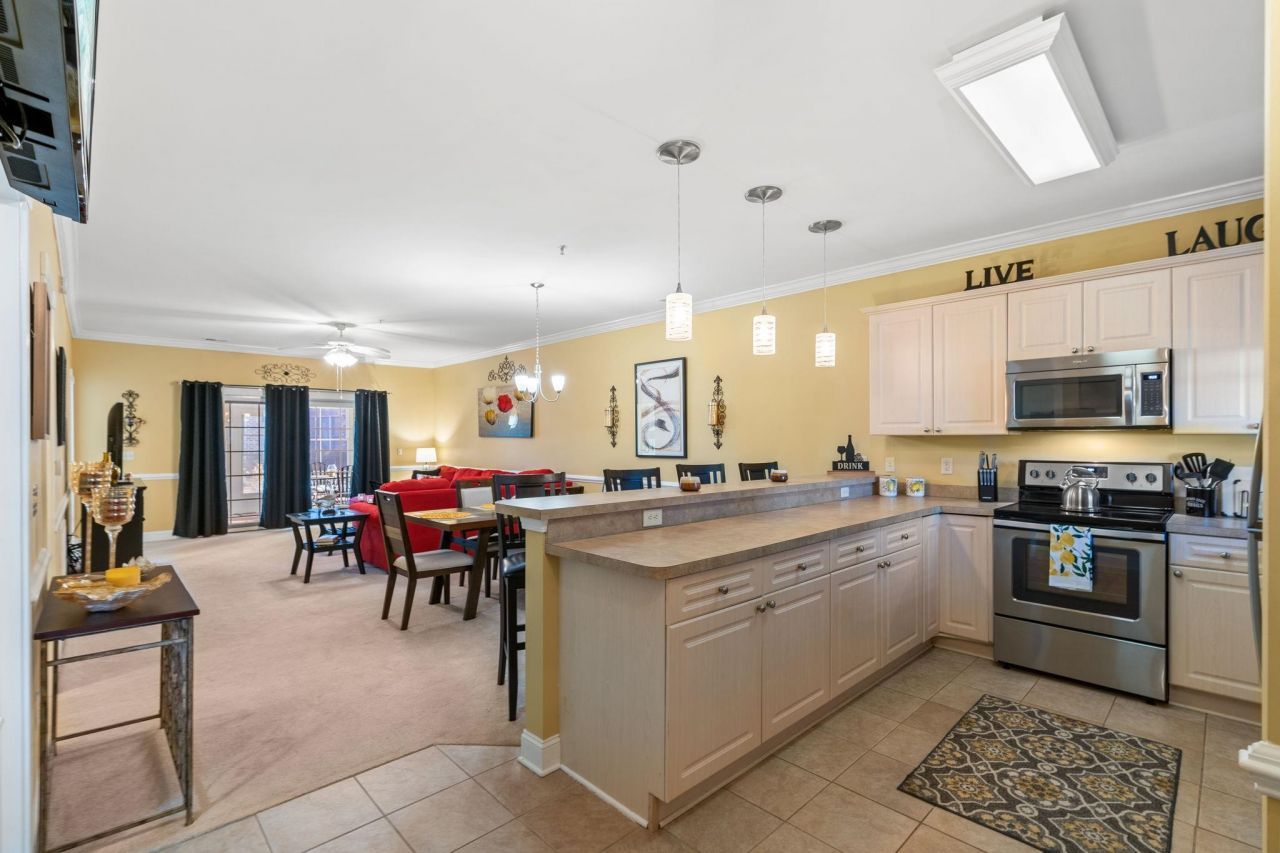 4895 Luster Leaf Circle Photo 5