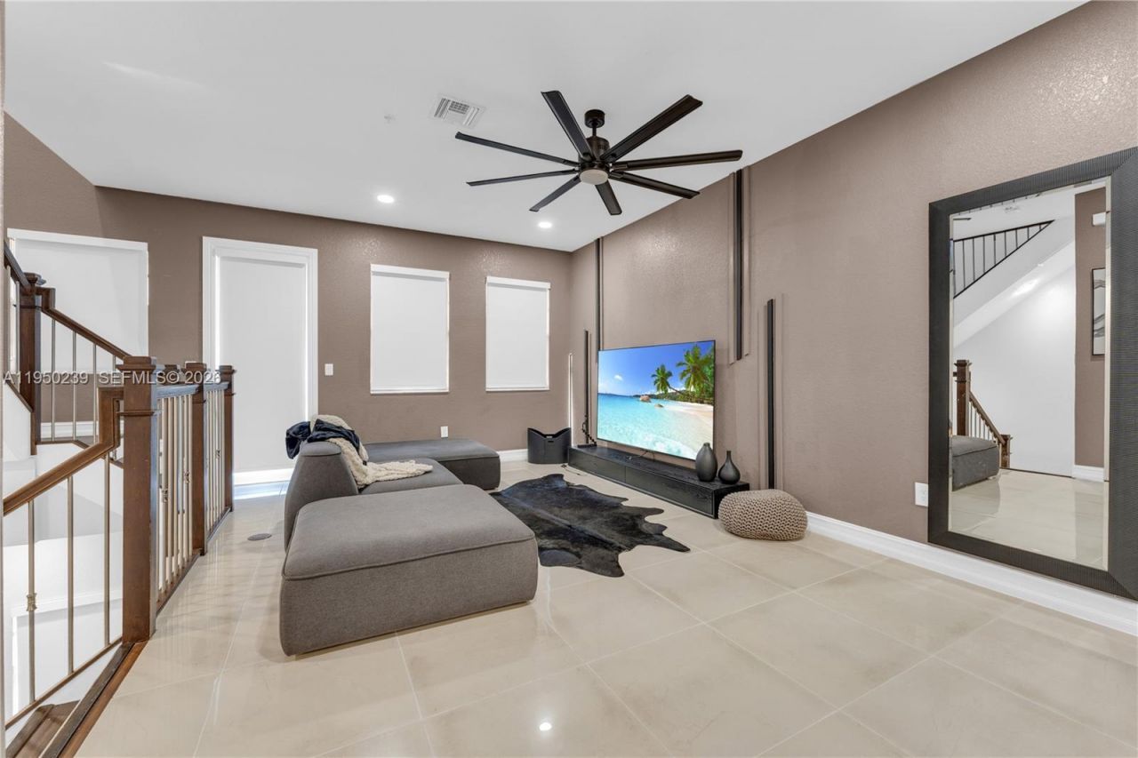 11537 SW 13th Ct, Pembroke Pines, FL 33025 Photo