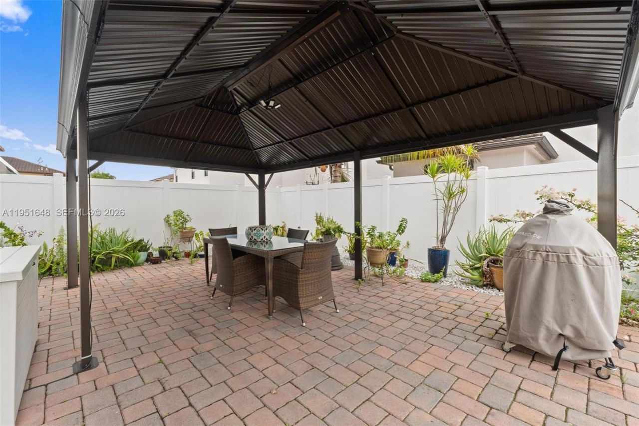 3521 W 92nd Pl, Hialeah, FL 33018 Photo