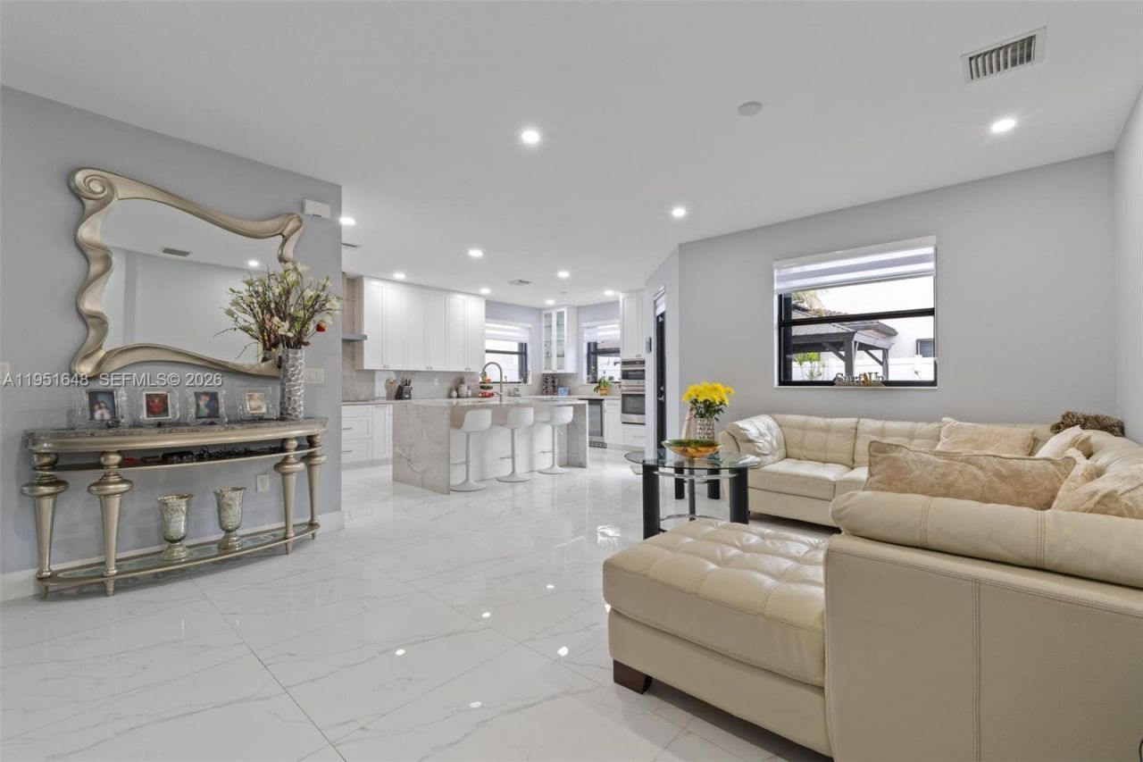 3521 W 92nd Pl, Hialeah, FL 33018 Photo