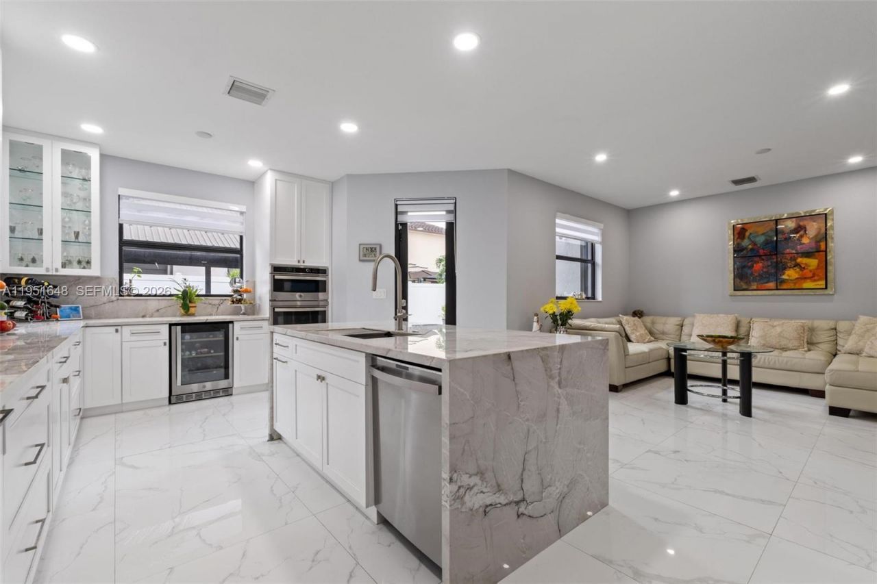 3521 W 92nd Pl, Hialeah, FL 33018 Photo