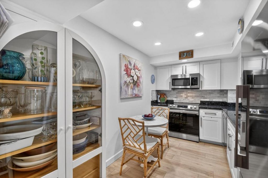 3450 S Ocean Boulevard, Unit 324, Palm Beach, FL 33480 Photo