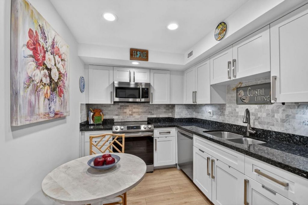 3450 S Ocean Boulevard, Unit 324, Palm Beach, FL 33480 Photo