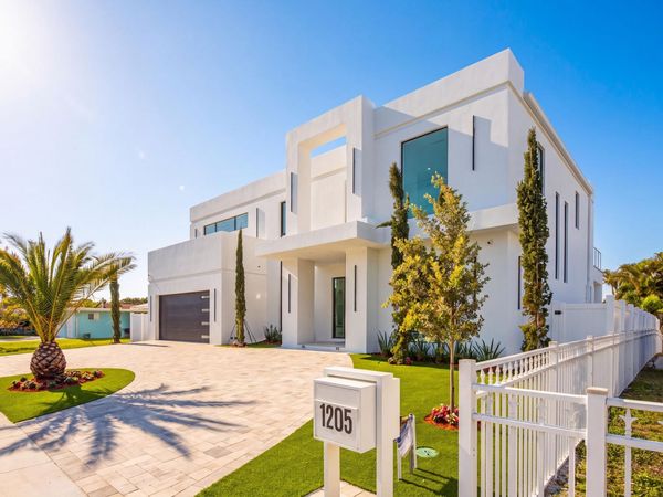 1205 Avocado Isle, Fort Lauderdale, FL 33315