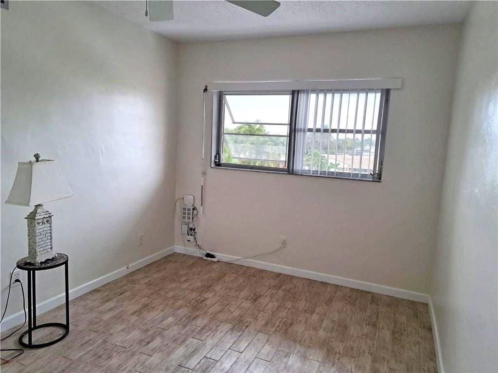 2455 NE 51st Street, Unit E307, Fort Lauderdale, FL 33308 Photo
