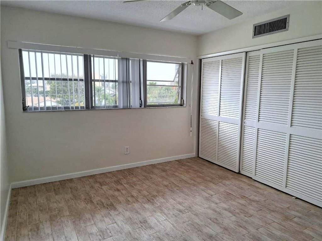 2455 NE 51st Street, Unit E307, Fort Lauderdale, FL 33308 Photo