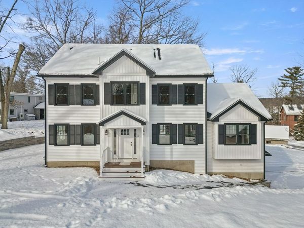 12 Lands End Rd, Tyngsborough, MA 01879