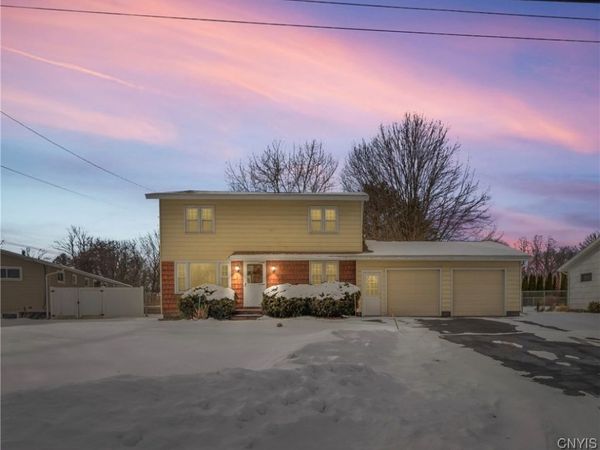 7297 Greenbriar Road, Syracuse, NY 13212