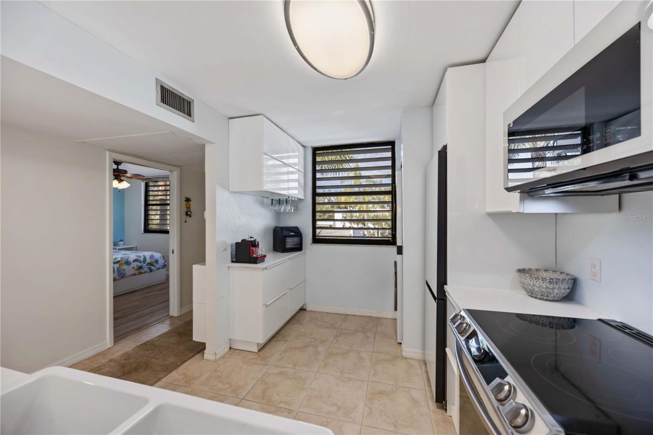 320 Timber Lake Drive, Unit 320, Bradenton, FL 34210 Photo