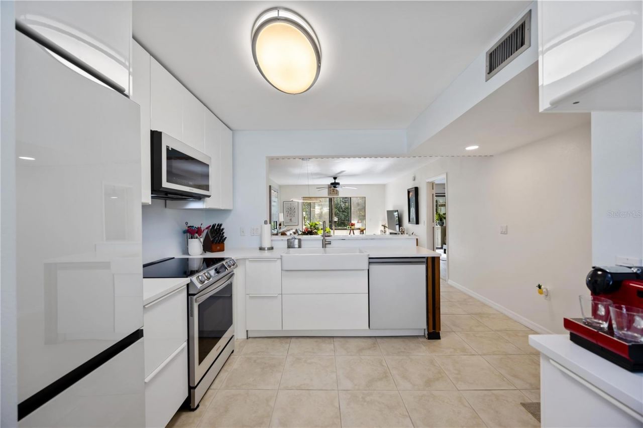 320 Timber Lake Drive, Unit 320, Bradenton, FL 34210 Photo