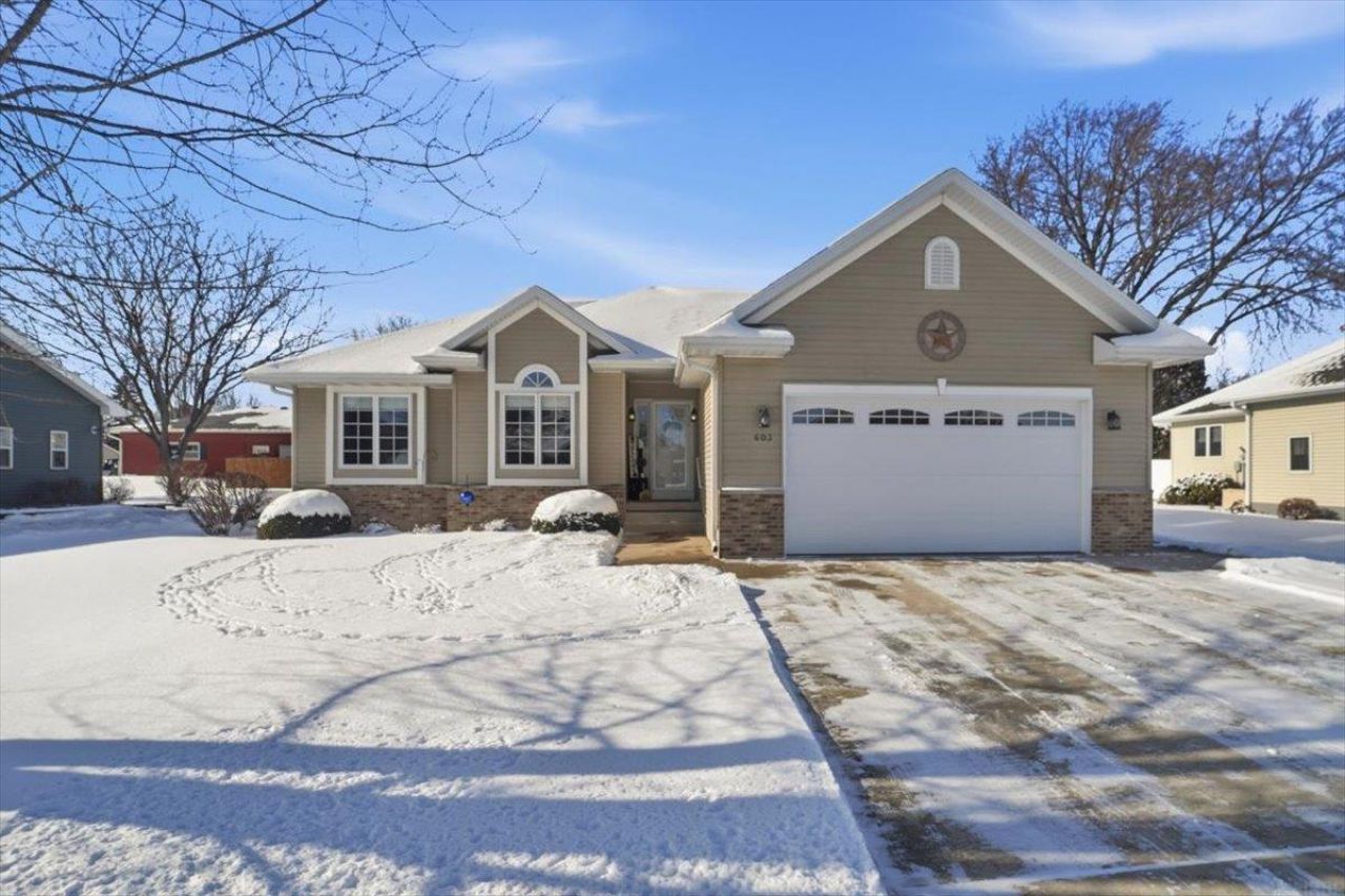 603 Park View Drive, Readlyn, IA 50668 Main Photo