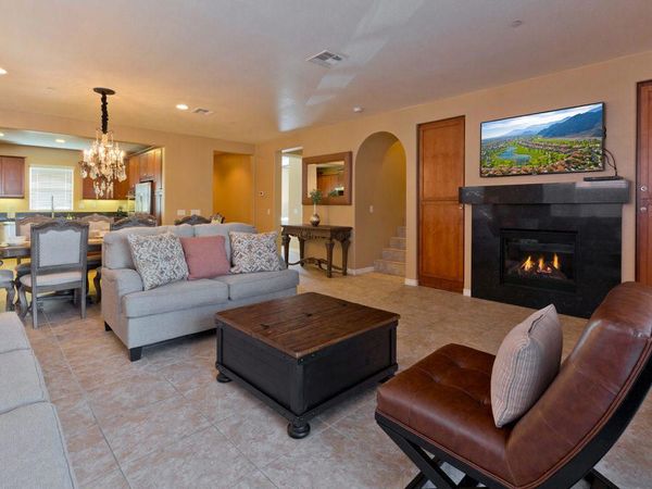 462 Via De La Paz, Palm Desert, CA 92211