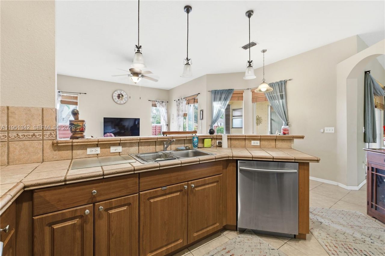 2243 SE 14th Cir , Homestead, FL 33035 Photo