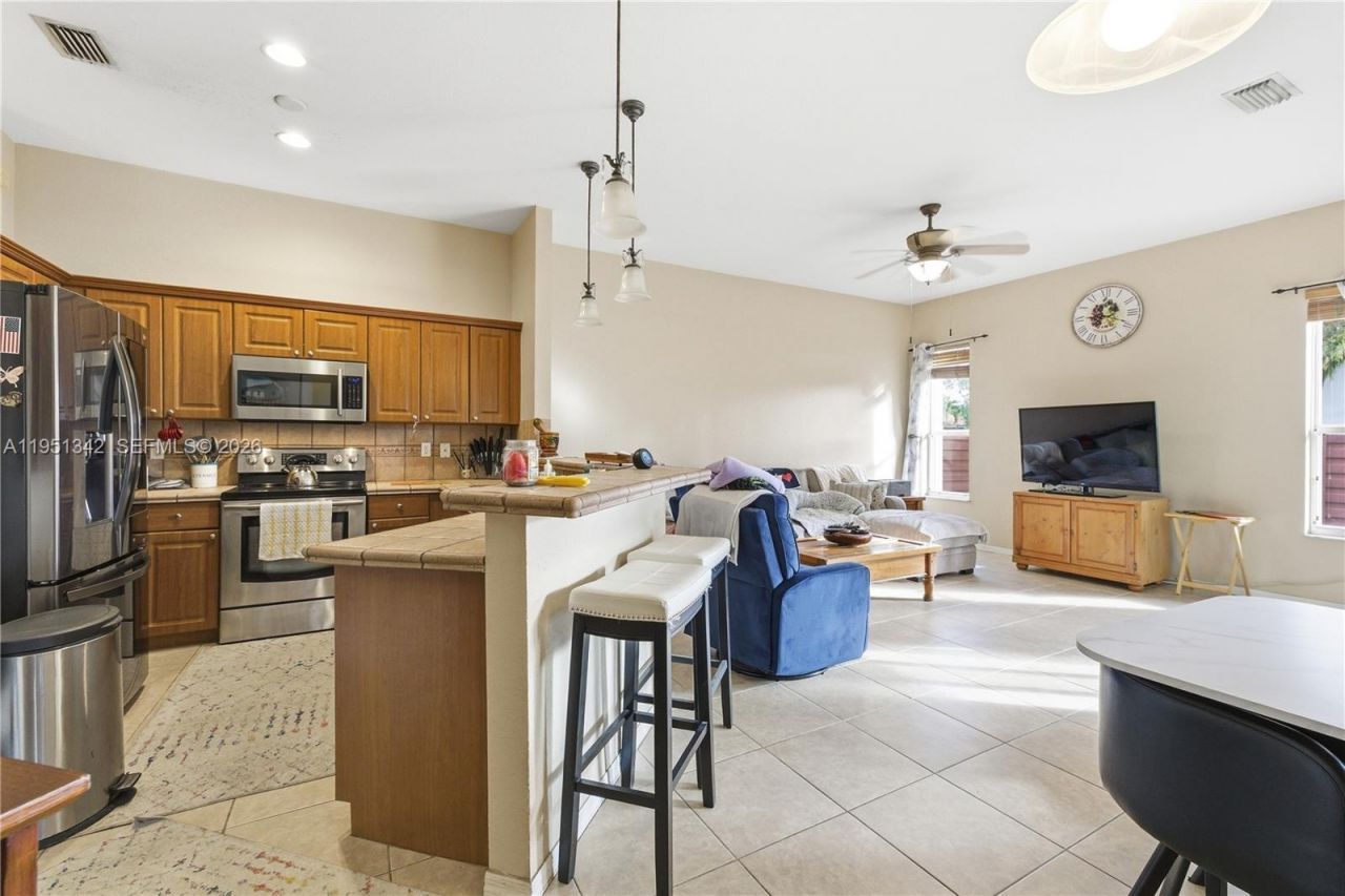 2243 SE 14th Cir , Homestead, FL 33035 Photo