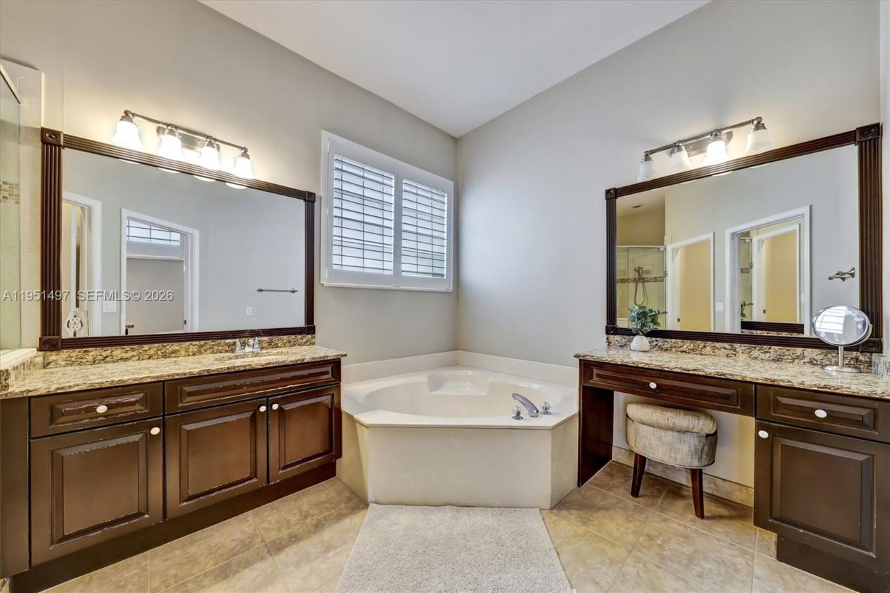 12438 NW 57th Ct, Coral Springs, FL 33076 Photo