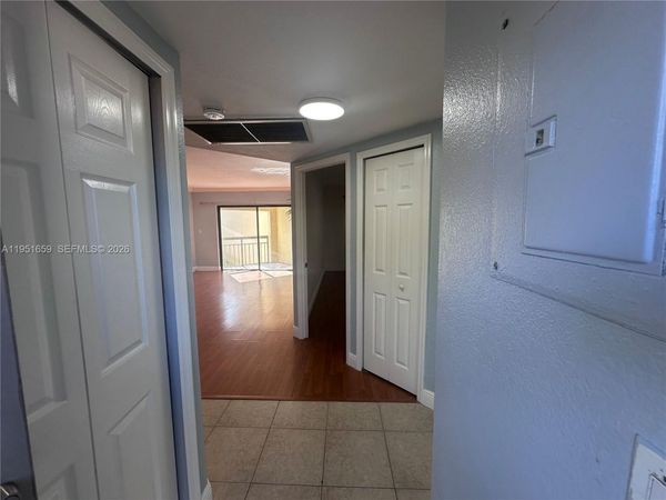 8290 Lake Dr, Unit 502, Doral, FL 33166