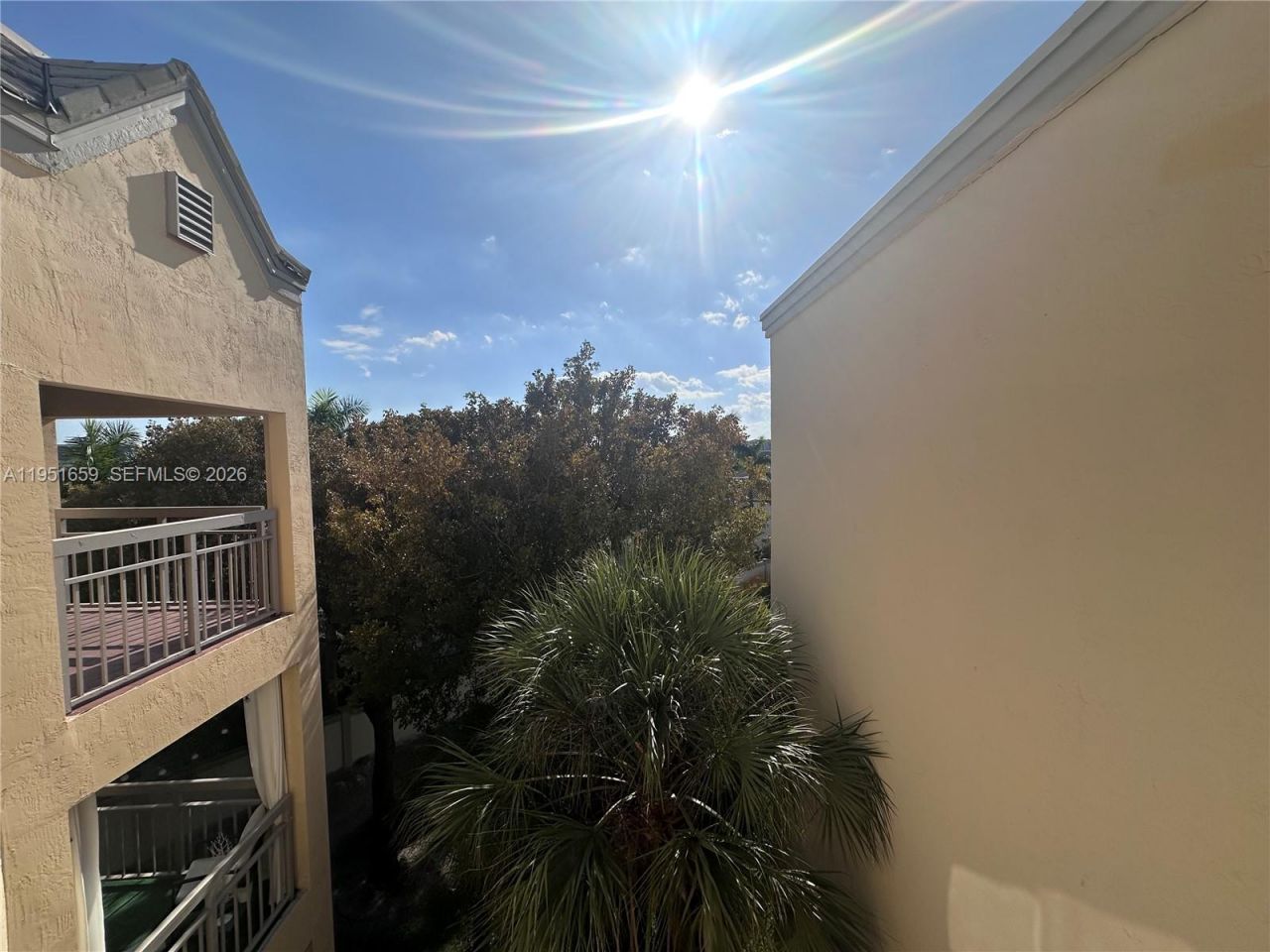 8290 Lake Dr, Unit 502, Doral, FL 33166 Photo