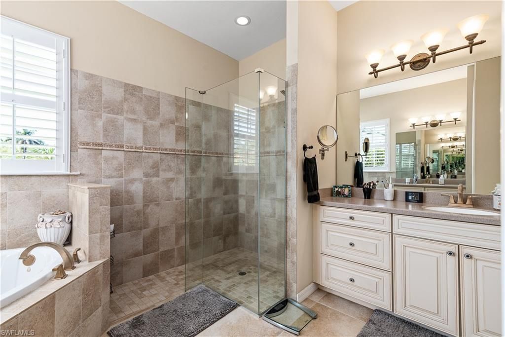 6849 Il Regalo Cir, Naples, FL 34109 Photo