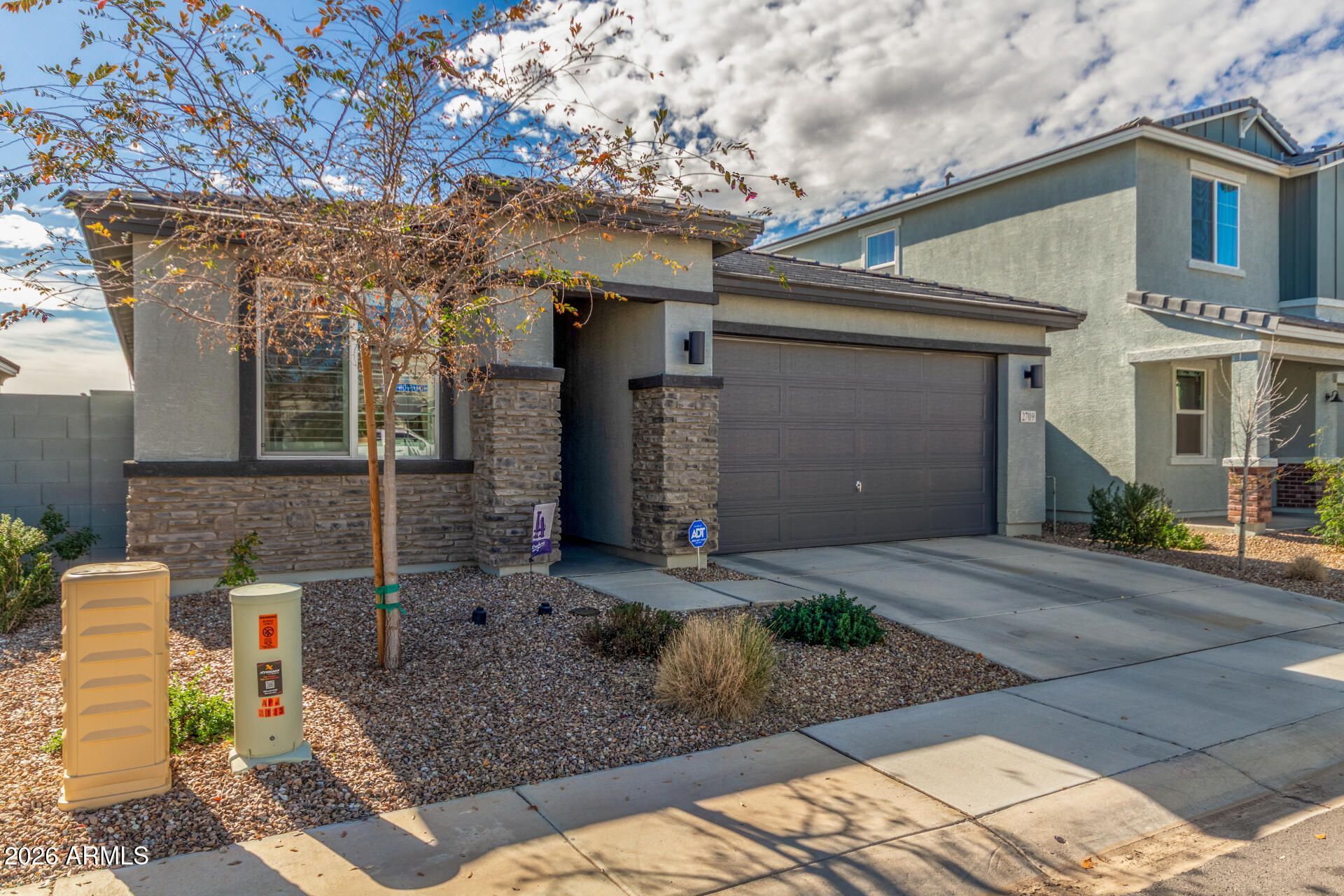2709 E Houston Avenue, Apache Junction, AZ 85119 Main Photo
