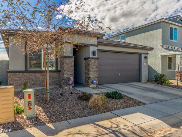 2709 E HOUSTON Avenue, Apache Junction, AZ 85119