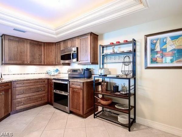 601 Beachwalk CIR, Unit L-104, NAPLES, FL 34108